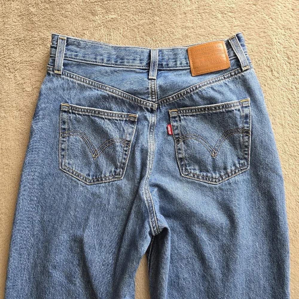 Levi's High Loose Taper Jeans size 27 - Picture 8 of 13